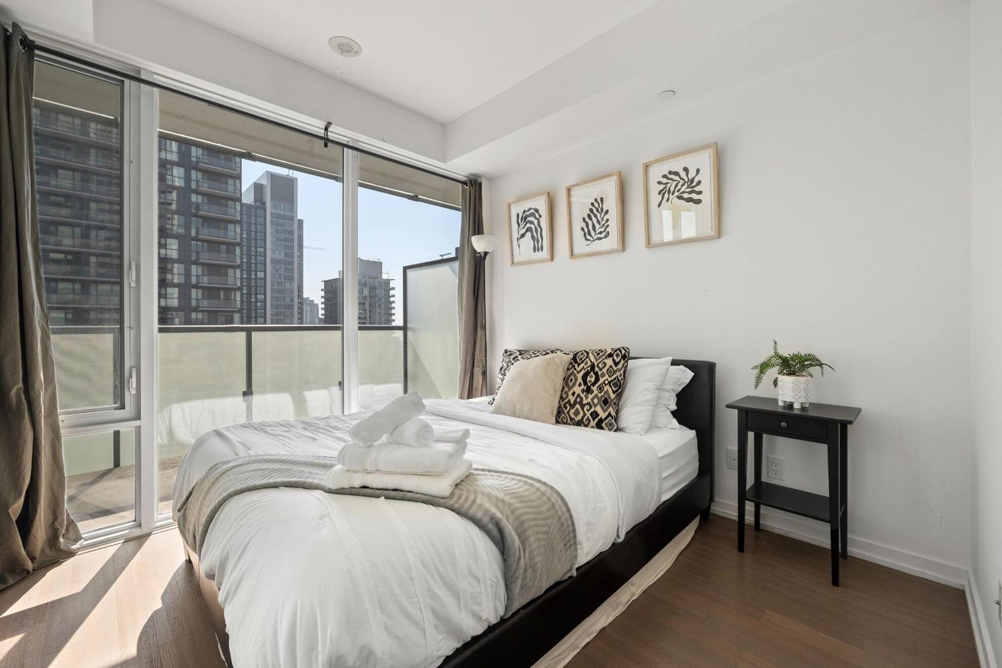 Trendy 1Bedroom Downtown Toronto Condo Exterior photo