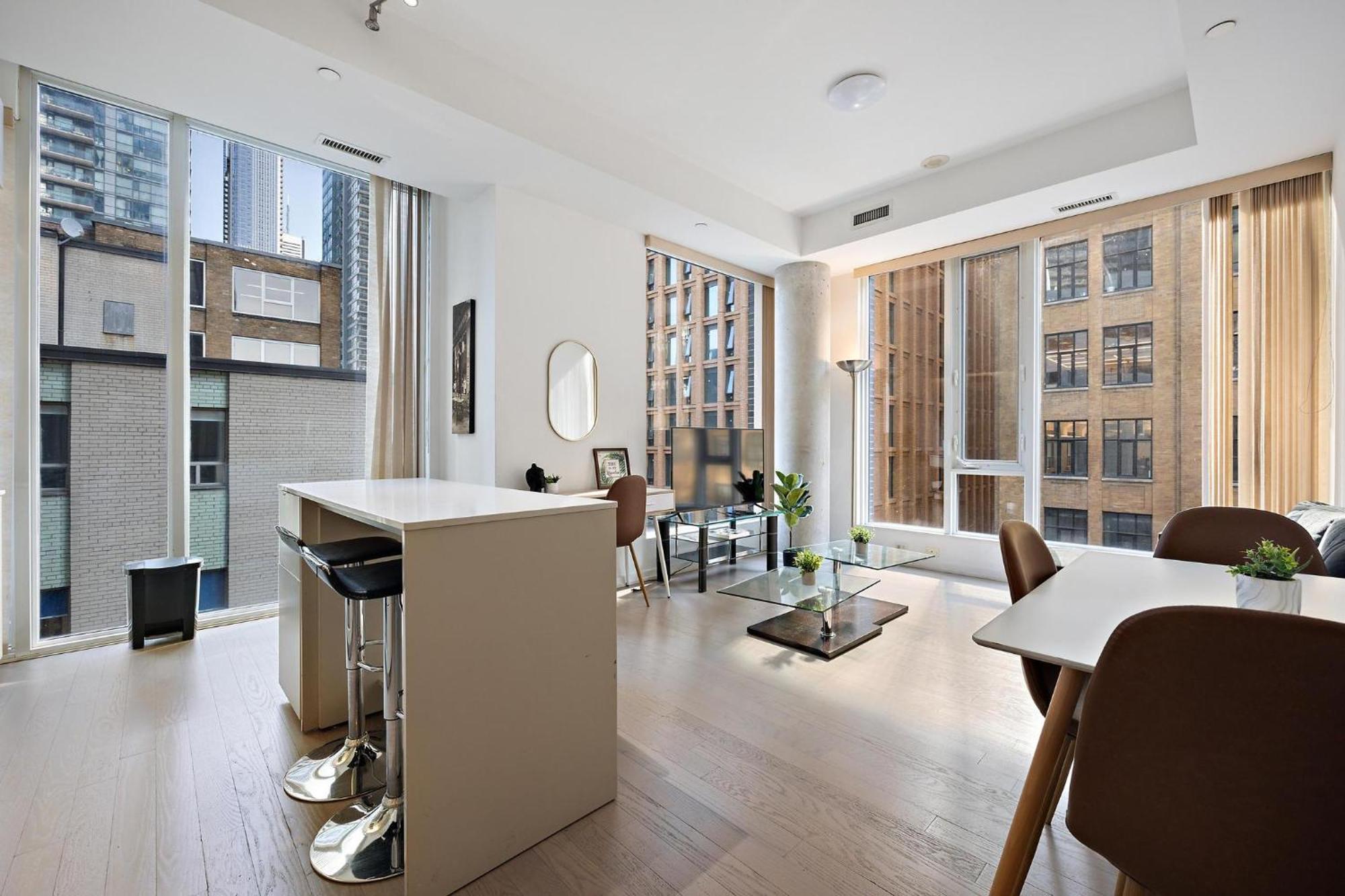 Trendy 1Bedroom Downtown Toronto Condo Exterior photo